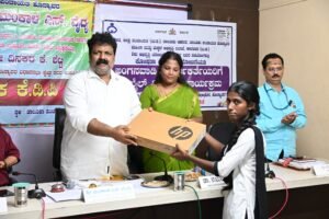 Mankal S Vaidya Karnataka Fishery Minister DK Shivakumar and Siddarammaih CM Of Karnataka
