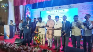 Mankal S Vaidya Karnataka Fishery Minister DK Shivakumar and Siddarammaih CM Of Karnataka